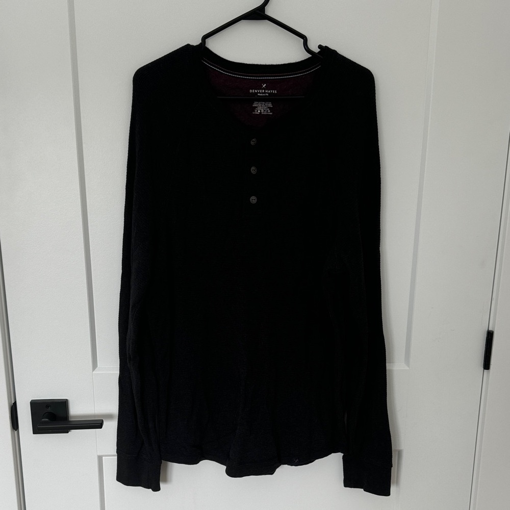 Denver Hayes Long-Sleeve Henley Top